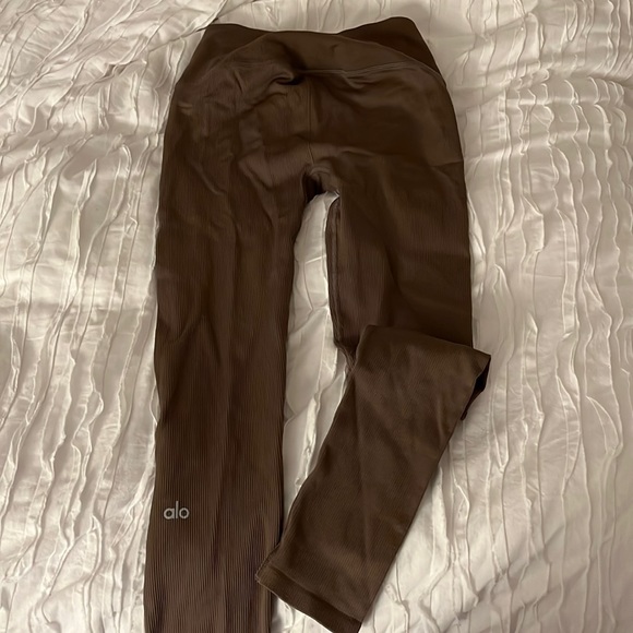 ALO Yoga Pants - ALO Yoga ribbed brown leggings